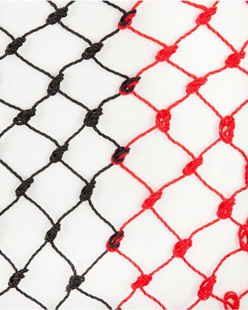 Black and red hay net with 4x4cm mesh size - Premiere