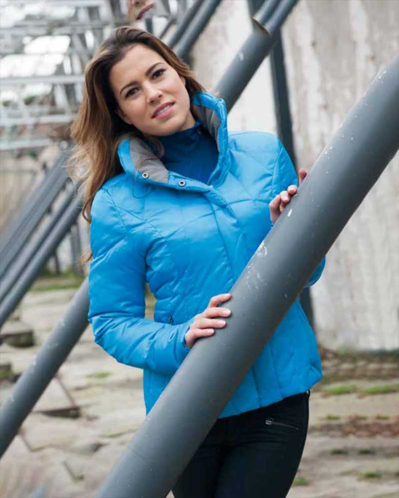 Manteau matelassé bleu ciel (shocking blue) avec capuche escondida pour femme - Anky