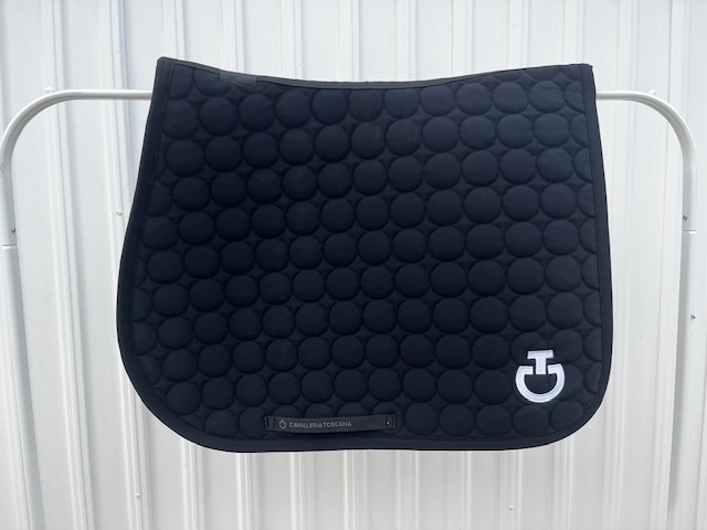 Black jumping saddle pad with circular quilting and white logo for horse and pony Circle Quilted - Cavalleria Toscana