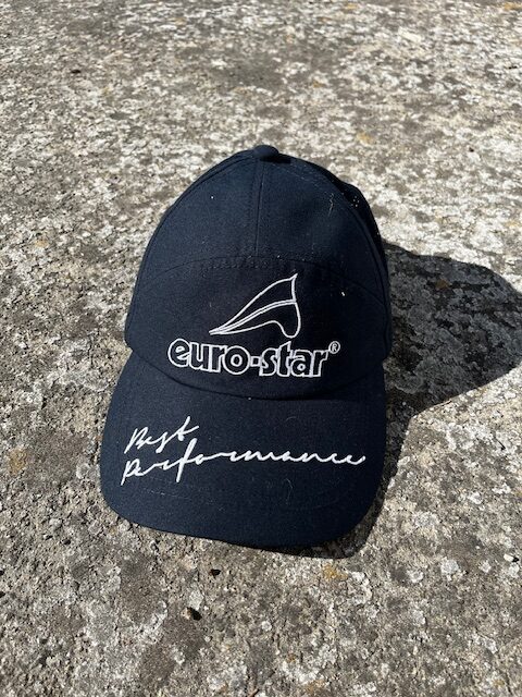 Navy blue cap with mesh back and front logo, unisex – Competition model – Euro-Star