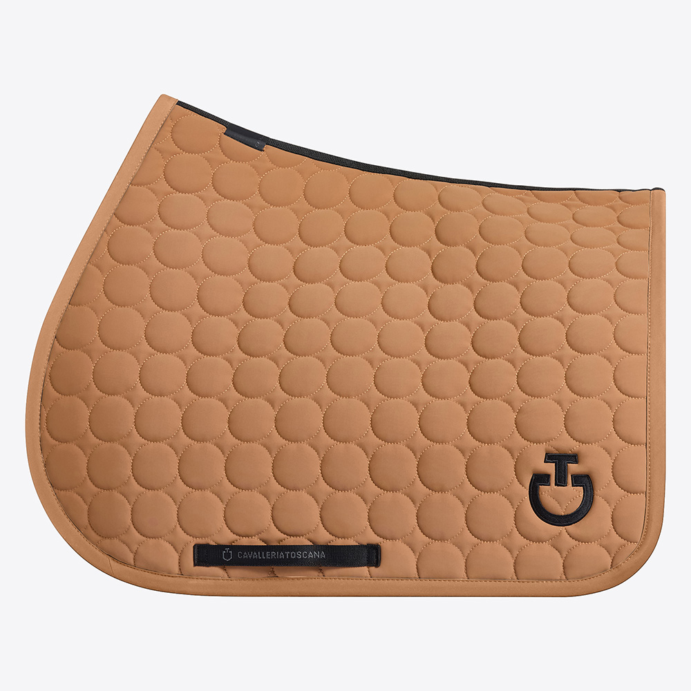 Tapis de saut marron caramel avec broderie circulaire et logo en noir pour cheval et poney Cercle Quilted - Cavalleria Toscana