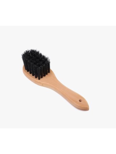 Brush with wooden handle and long, thick black bristles - QHP - imagen 2