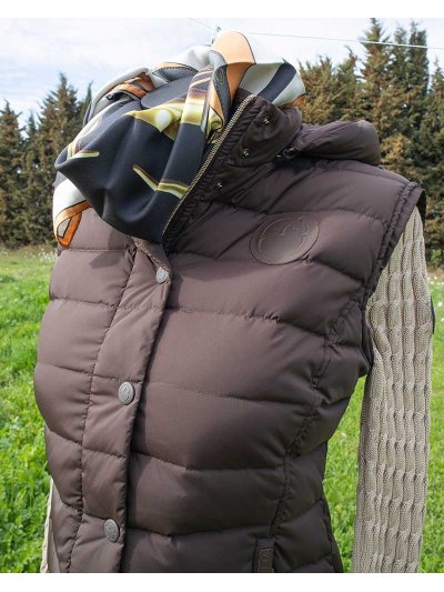 Foulard en soie avec imprimé de bridas e ilustraciones d'équitation modèle Shangai - Vestrum - imagen 4