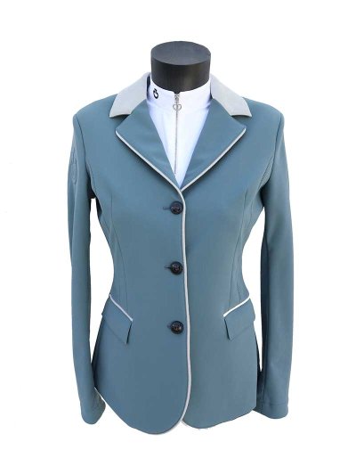 Veste de compétition bleu clair grisâtre avec col Alcantara et passepoils en bleue très clair pour femme - Cavalleria Toscana