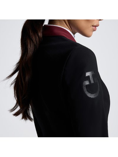 Chaqueta de competición negra con el cuello burdeos y espalda de tejido técnico elástico para mujer R-EVO - Cavalleria Toscana
