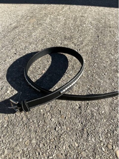 Ceinture en cuir noir avec détails argent pour femme – Horse In